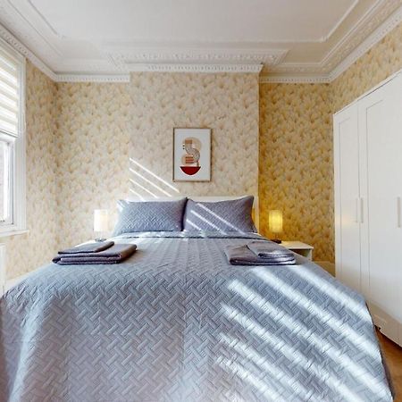 Cheerful 4 Bedroom Victorian House With Back Courtyard London Exteriör bild