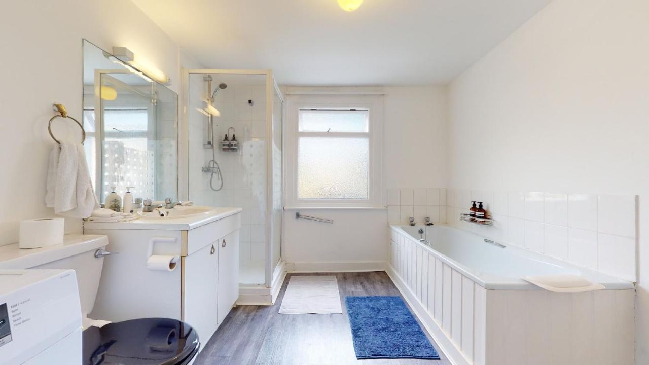 Cheerful 4 Bedroom Victorian House With Back Courtyard London Exteriör bild