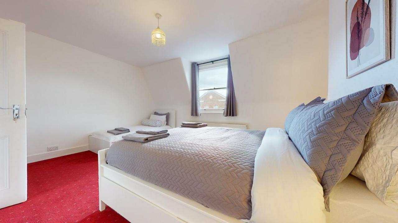 Cheerful 4 Bedroom Victorian House With Back Courtyard London Exteriör bild