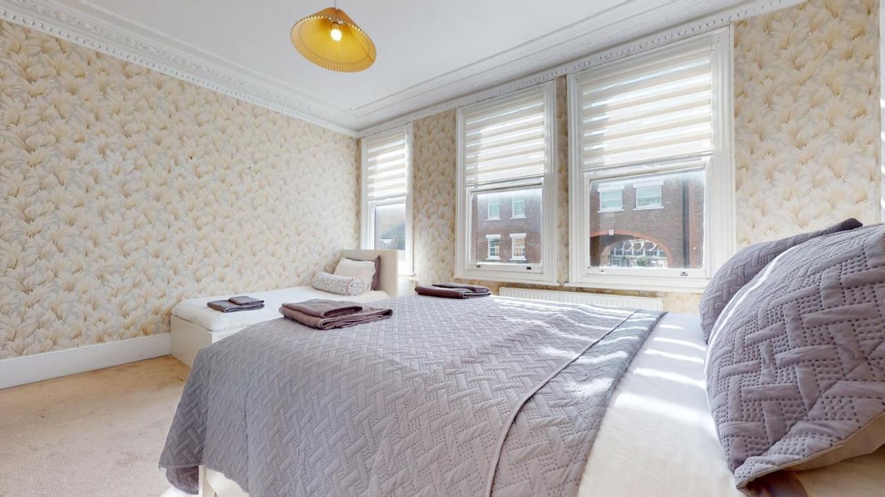 Cheerful 4 Bedroom Victorian House With Back Courtyard London Exteriör bild